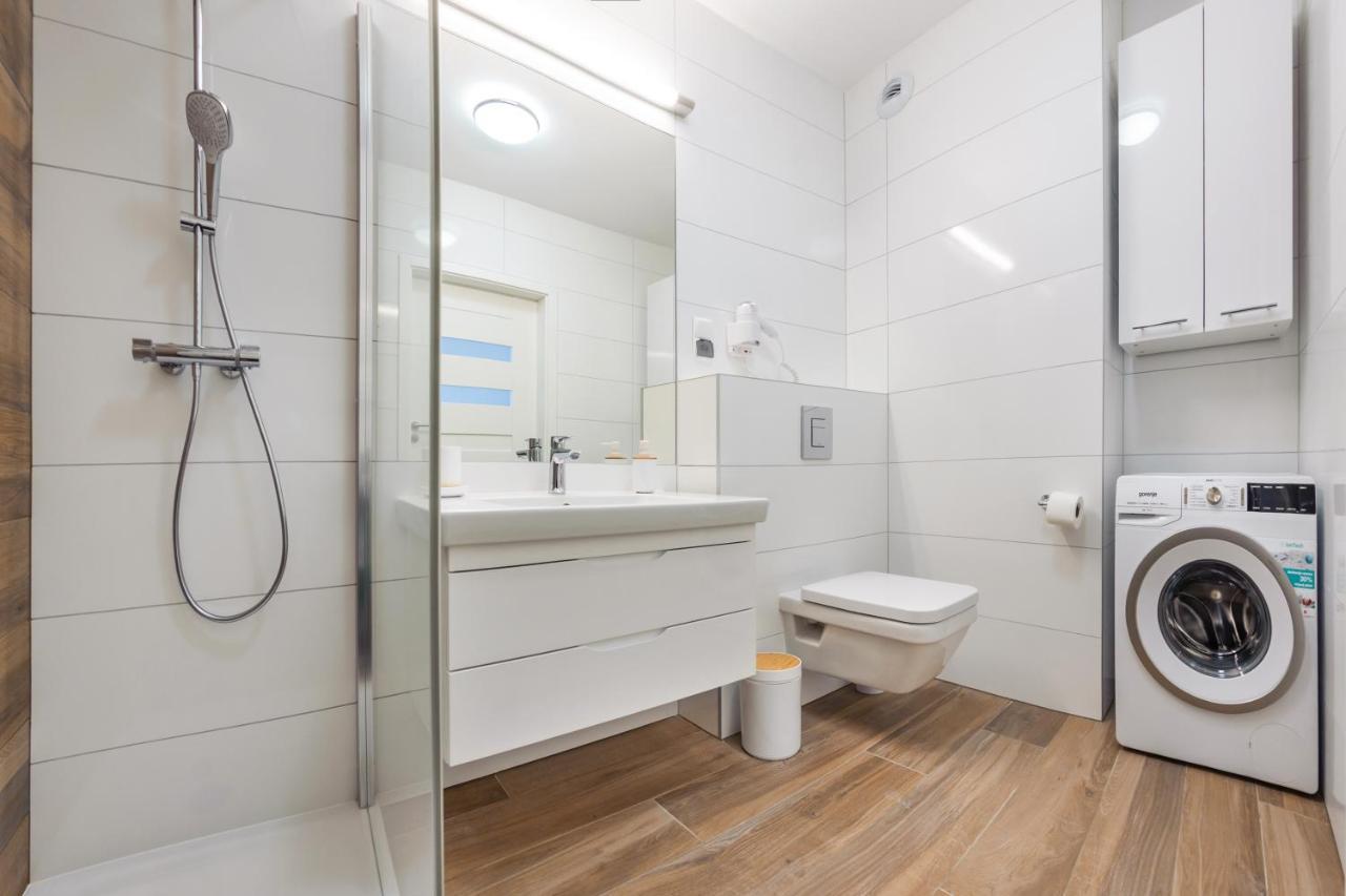Apartamenty Sun & Snow Nadmorskie Tarasy Z Basenem Kołobrzeg Esterno foto