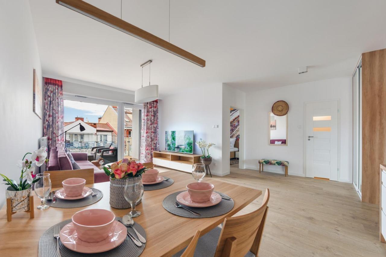 Apartamenty Sun & Snow Nadmorskie Tarasy Z Basenem Kołobrzeg Esterno foto