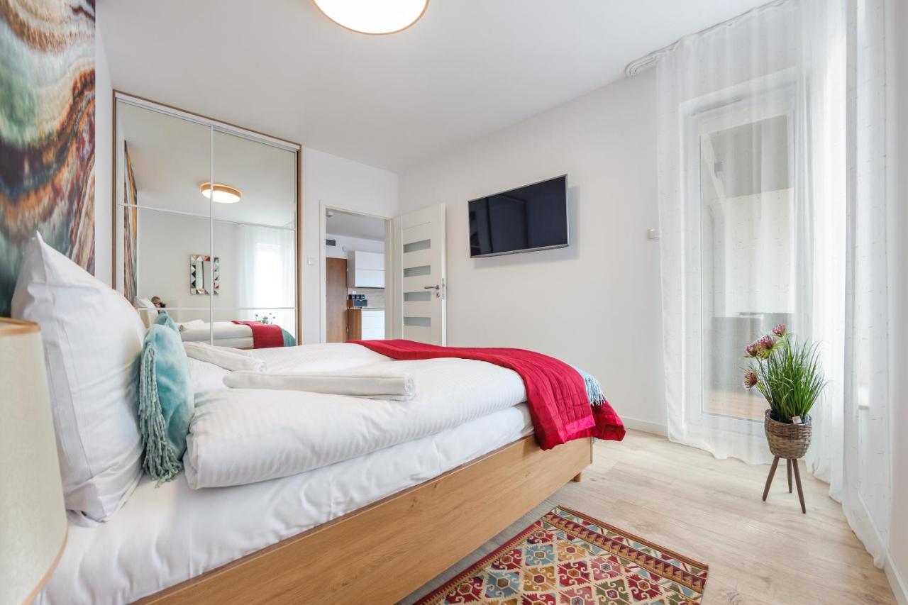 Apartamenty Sun & Snow Nadmorskie Tarasy Z Basenem Kołobrzeg Esterno foto