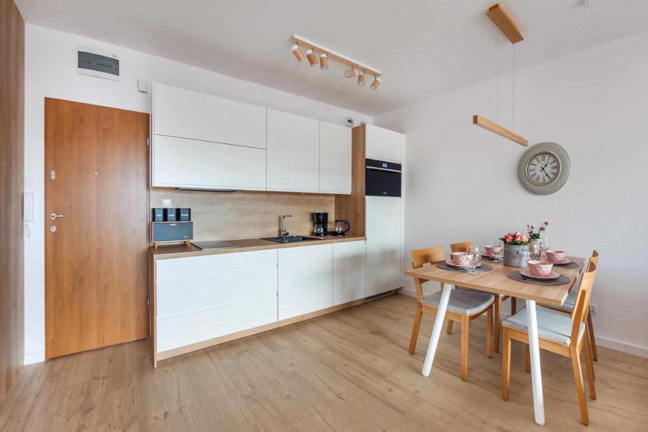 Apartamenty Sun & Snow Nadmorskie Tarasy Z Basenem Kołobrzeg Esterno foto