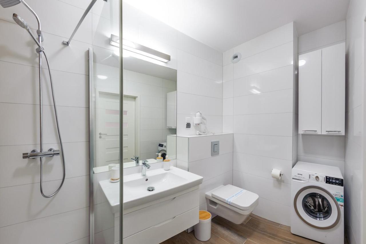 Apartamenty Sun & Snow Nadmorskie Tarasy Z Basenem Kołobrzeg Esterno foto