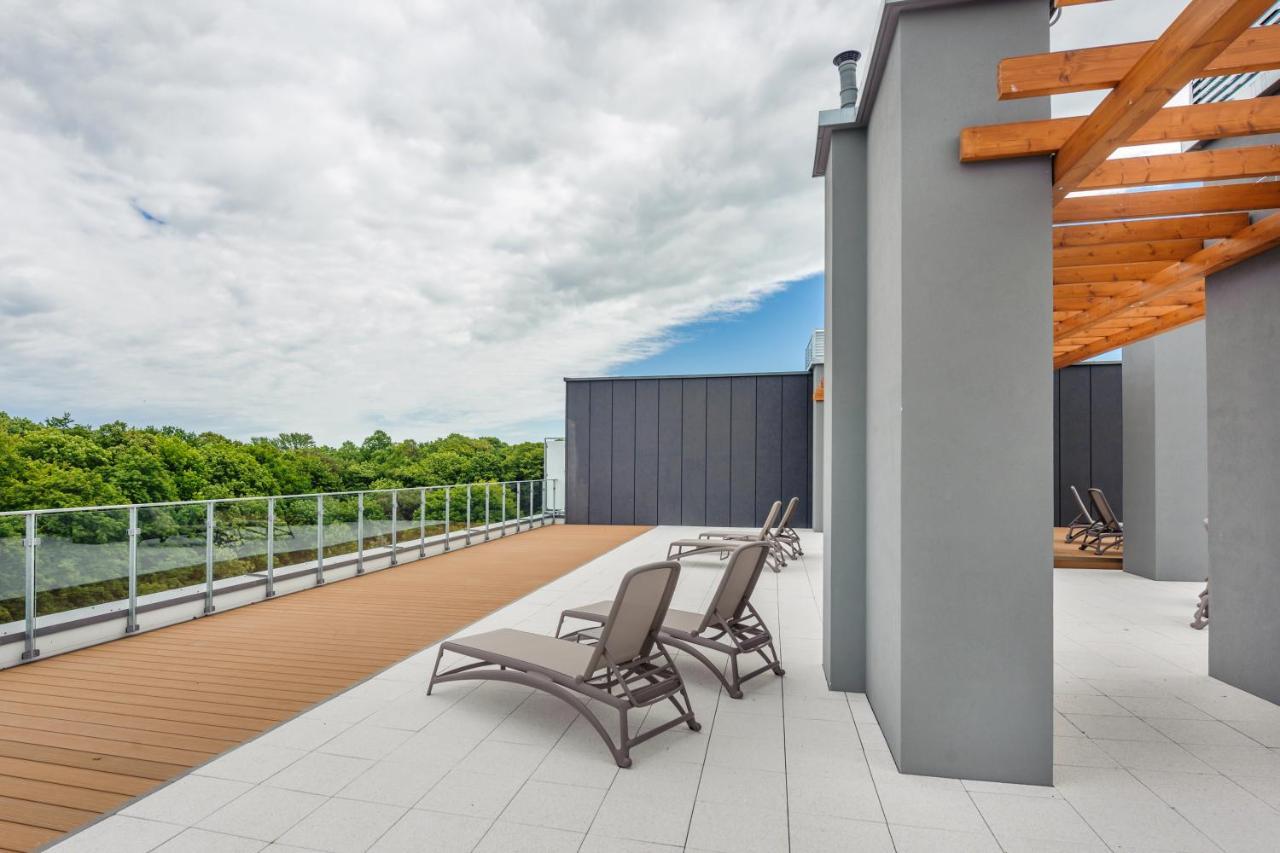Apartamenty Sun & Snow Nadmorskie Tarasy Z Basenem Kołobrzeg Esterno foto