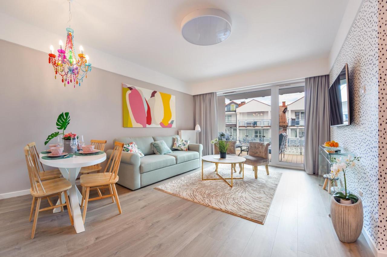 Apartamenty Sun & Snow Nadmorskie Tarasy Z Basenem Kołobrzeg Esterno foto