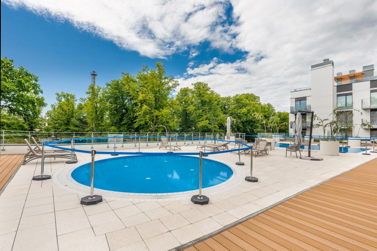 Apartamenty Sun & Snow Nadmorskie Tarasy Z Basenem Kołobrzeg Esterno foto