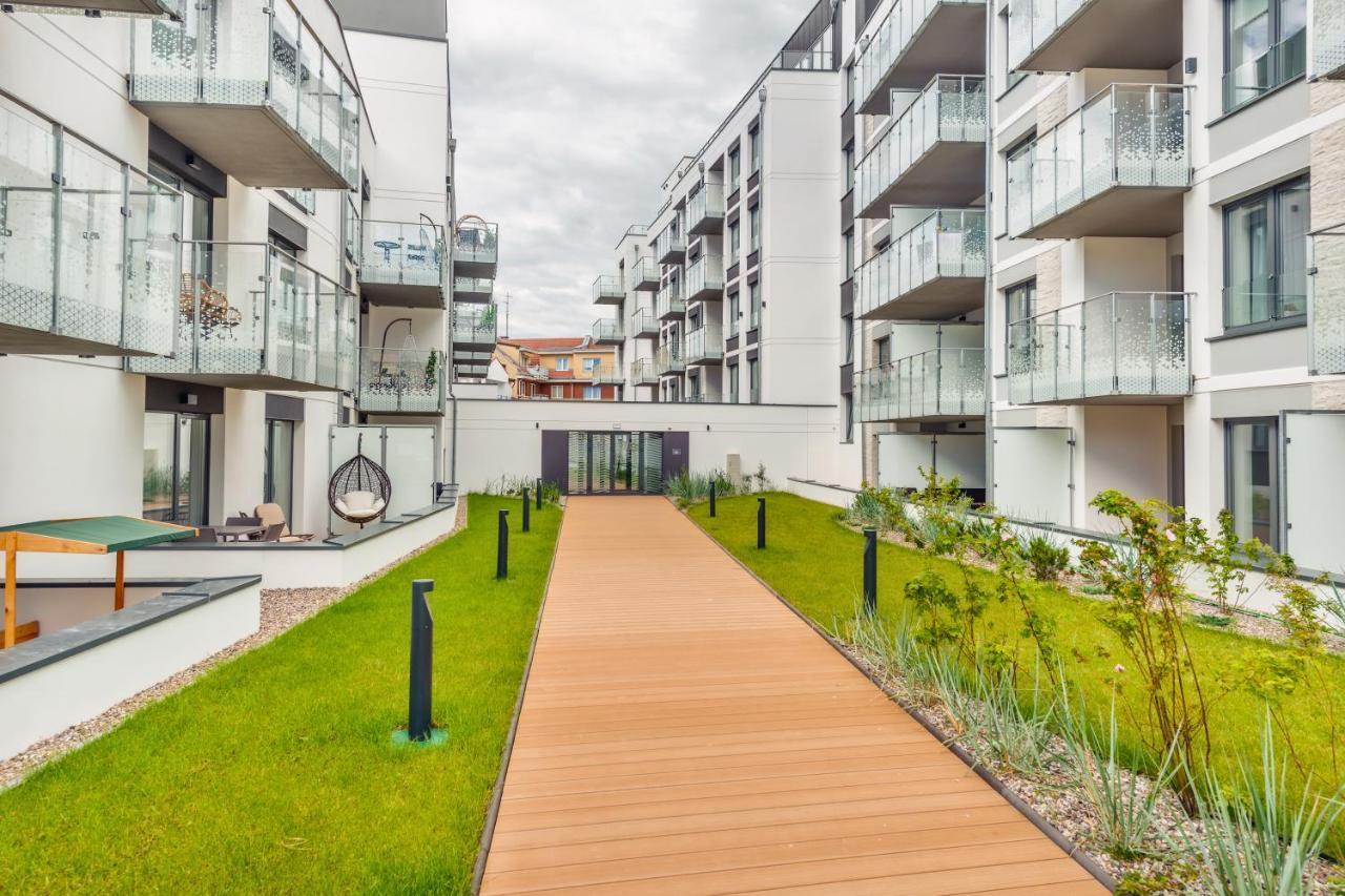 Apartamenty Sun & Snow Nadmorskie Tarasy Z Basenem Kołobrzeg Esterno foto