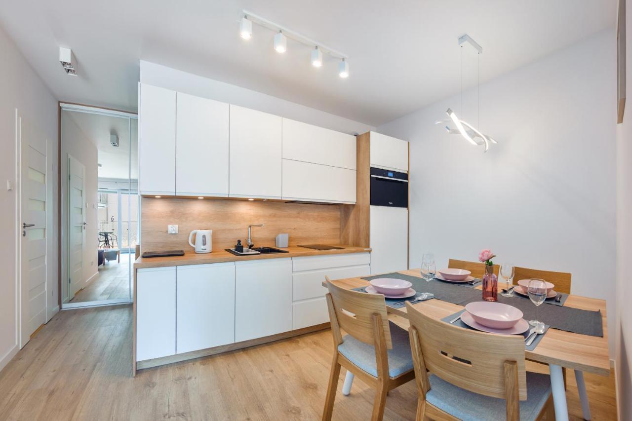 Apartamenty Sun & Snow Nadmorskie Tarasy Z Basenem Kołobrzeg Esterno foto